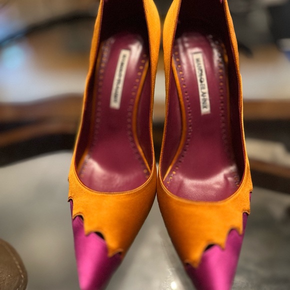 Manolo Blahnik Pink & Orange Pumps - Picture 3 of 13